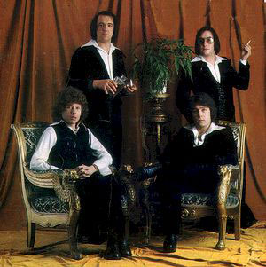 [Promotional shot taken from 1976 Tour Programme]